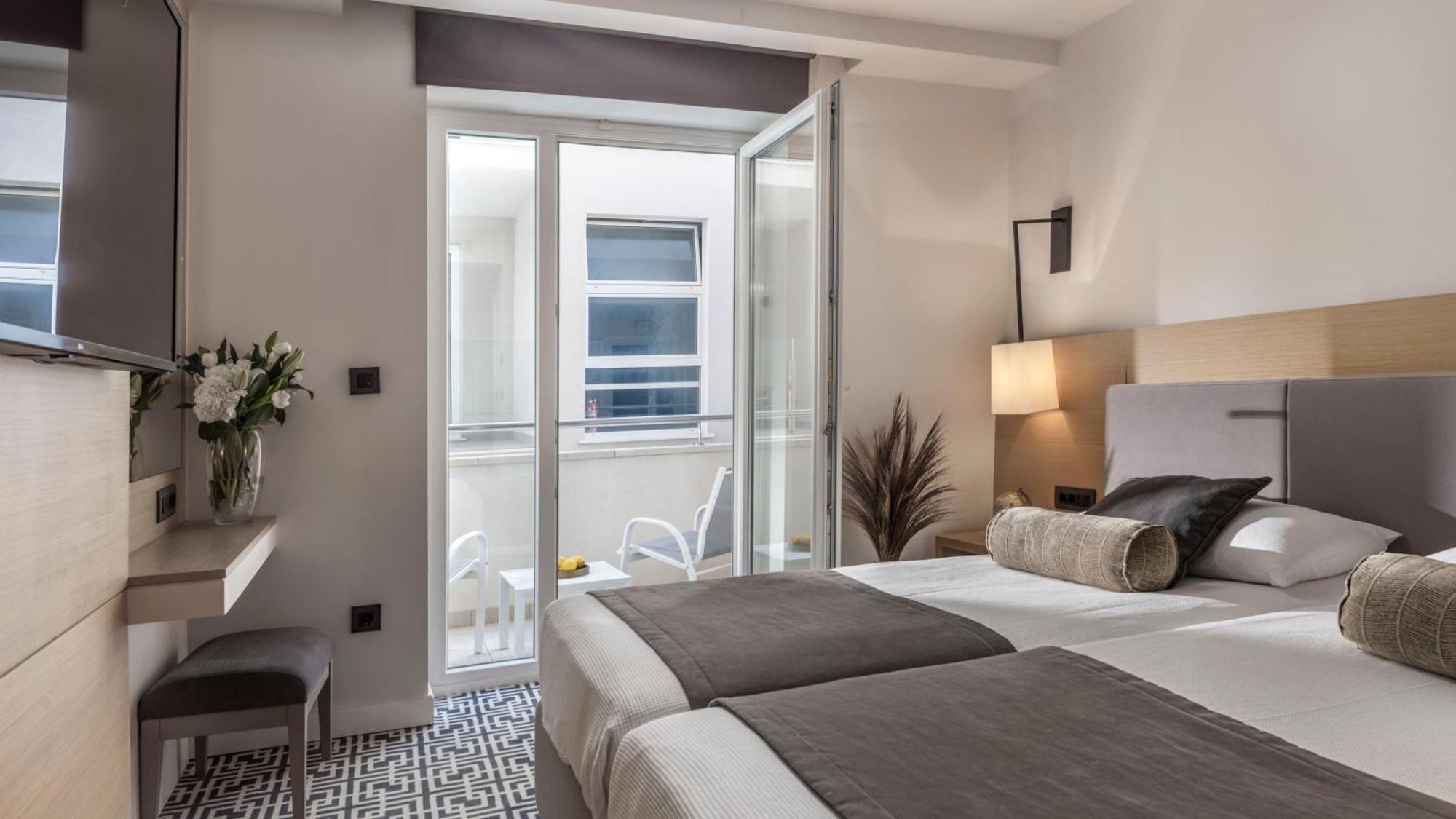 Royal Neptun Hotel 4*