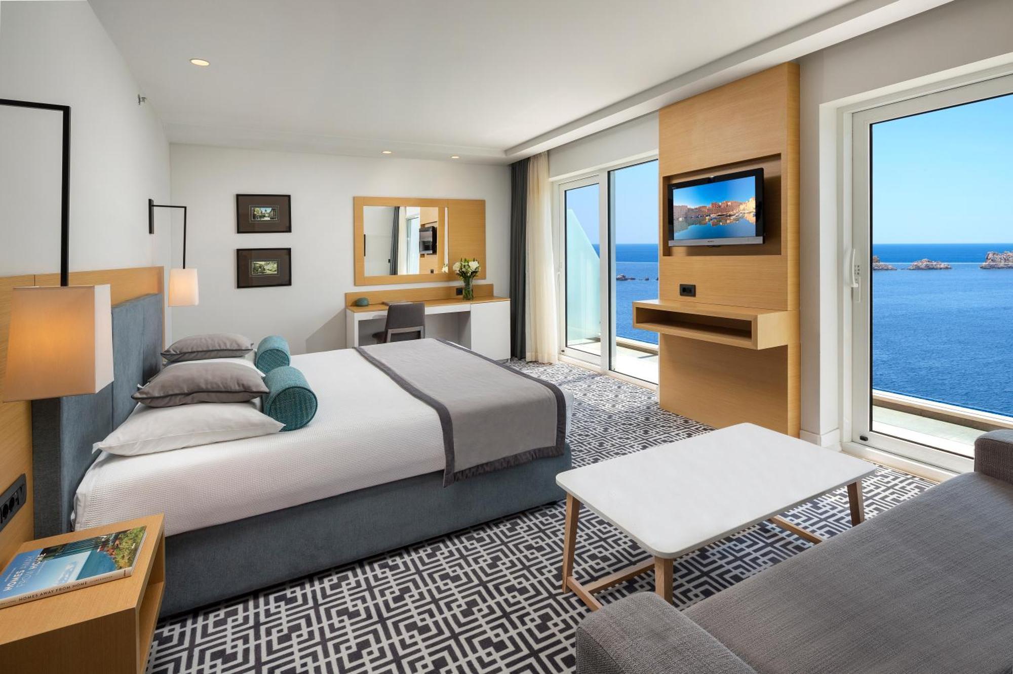 Royal Neptun Hotel 4*